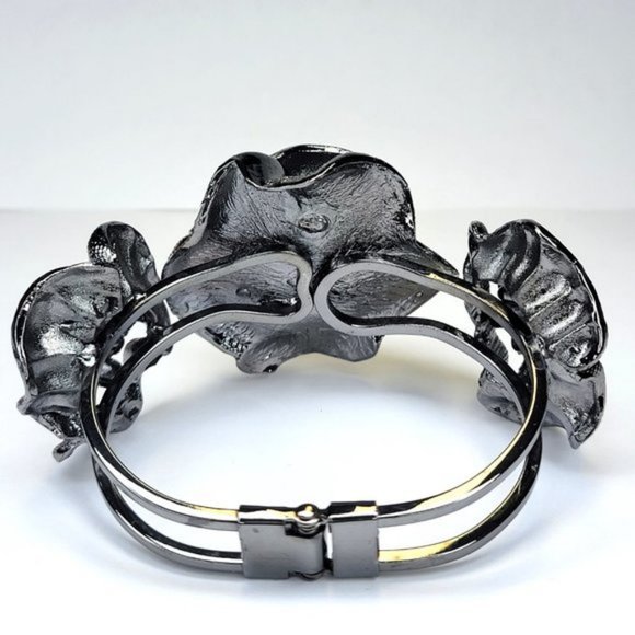 Sparkling Crystal Cuff Hematite Bracelet - Picture 14 of 15